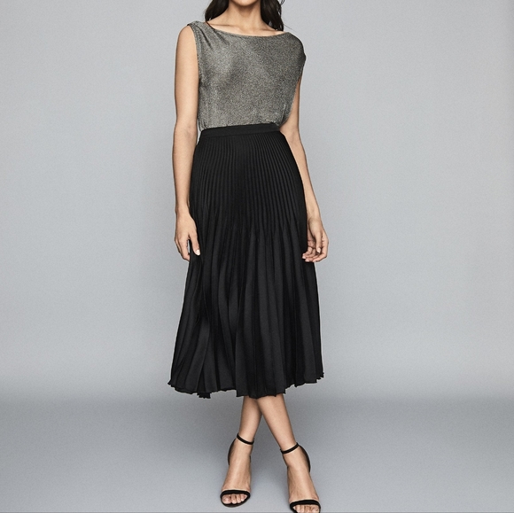 *Restock!* NWT REISS | Brigette Draped Knitted Blouse - Picture 4 of 8